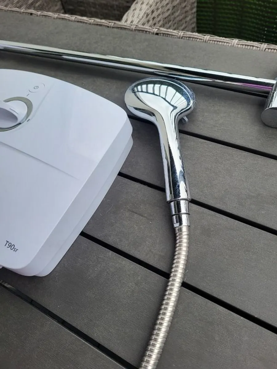 Shower T90sr Triton Duelec Pumped Shower  .(swords Area). - Image 2