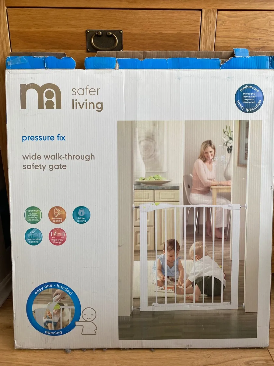 Mothercare safety gate - Image 1