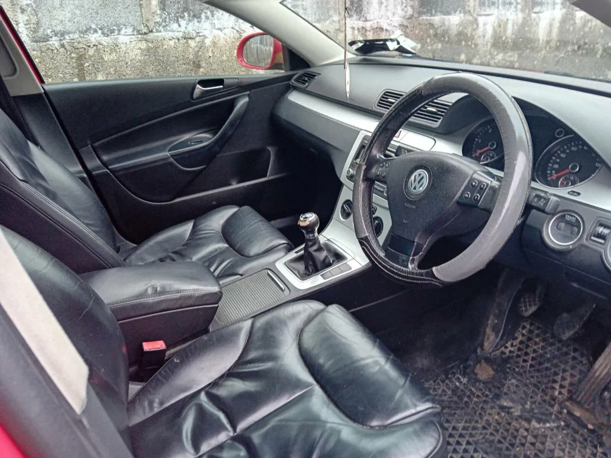 car - Image 2