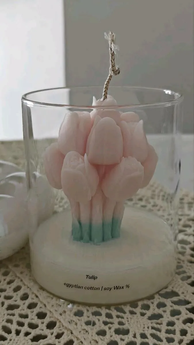 Tulip soy wax fragranced candle - Image 1