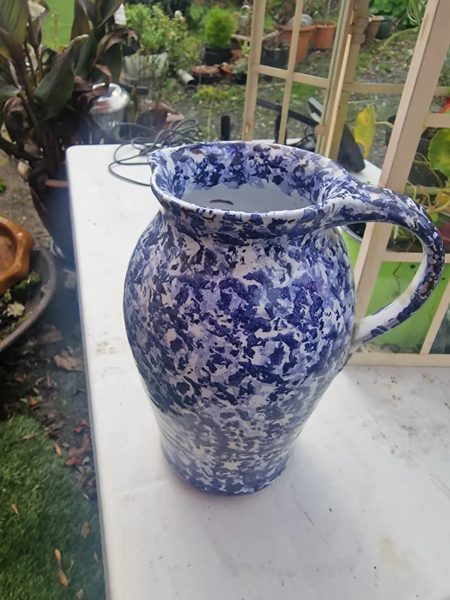 Ardmore pottery. - Image 1
