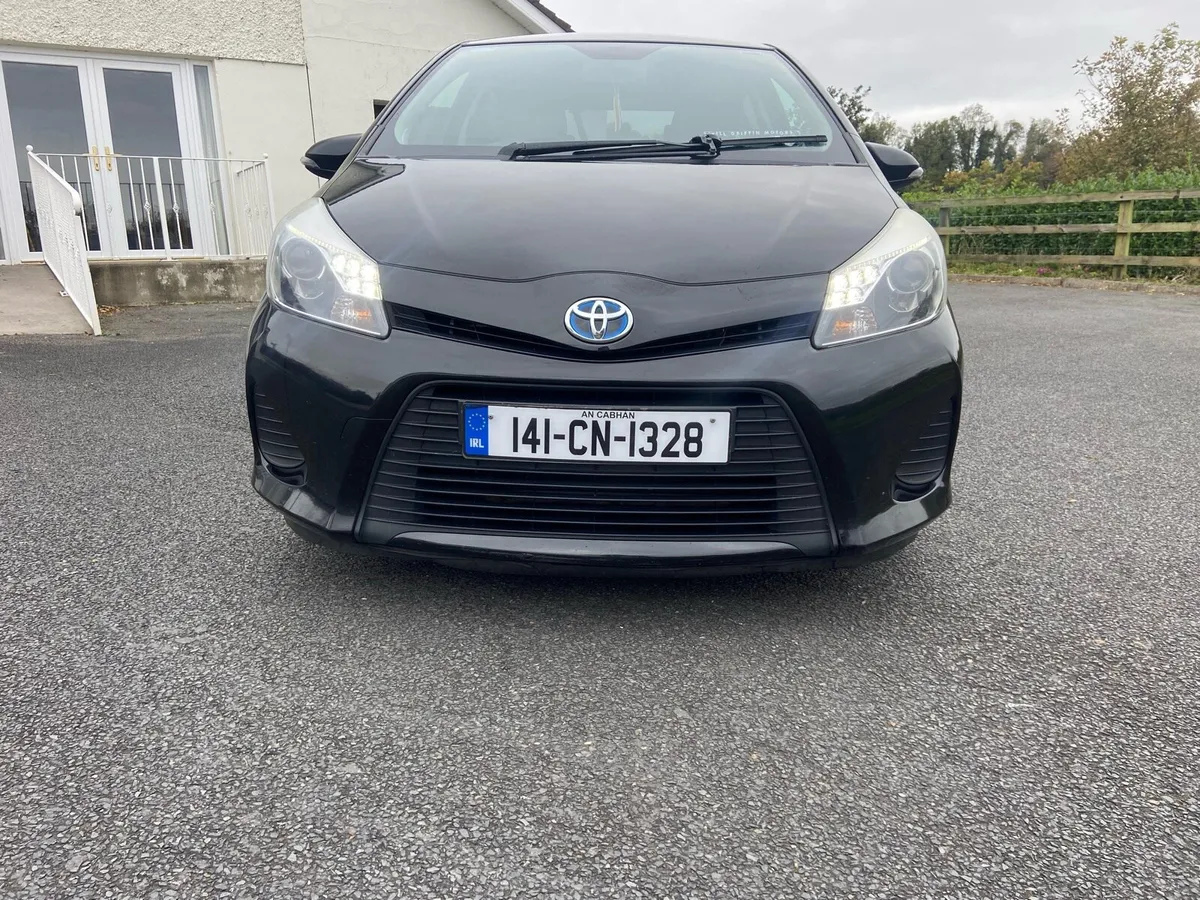 Toyota Yaris Hybrid - Image 3