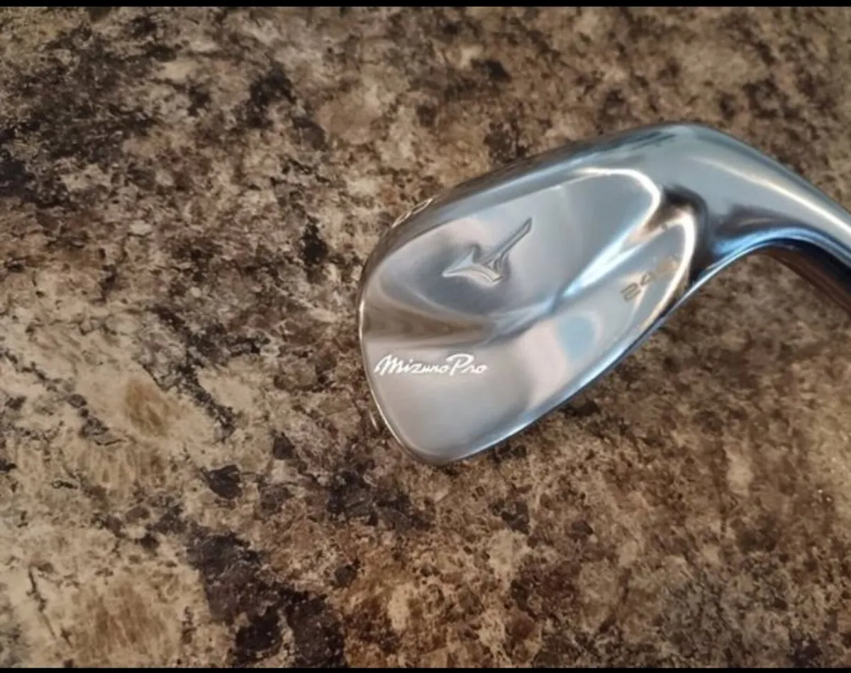 Mizuno Pro 245 Gap Wedge As New. - Image 2