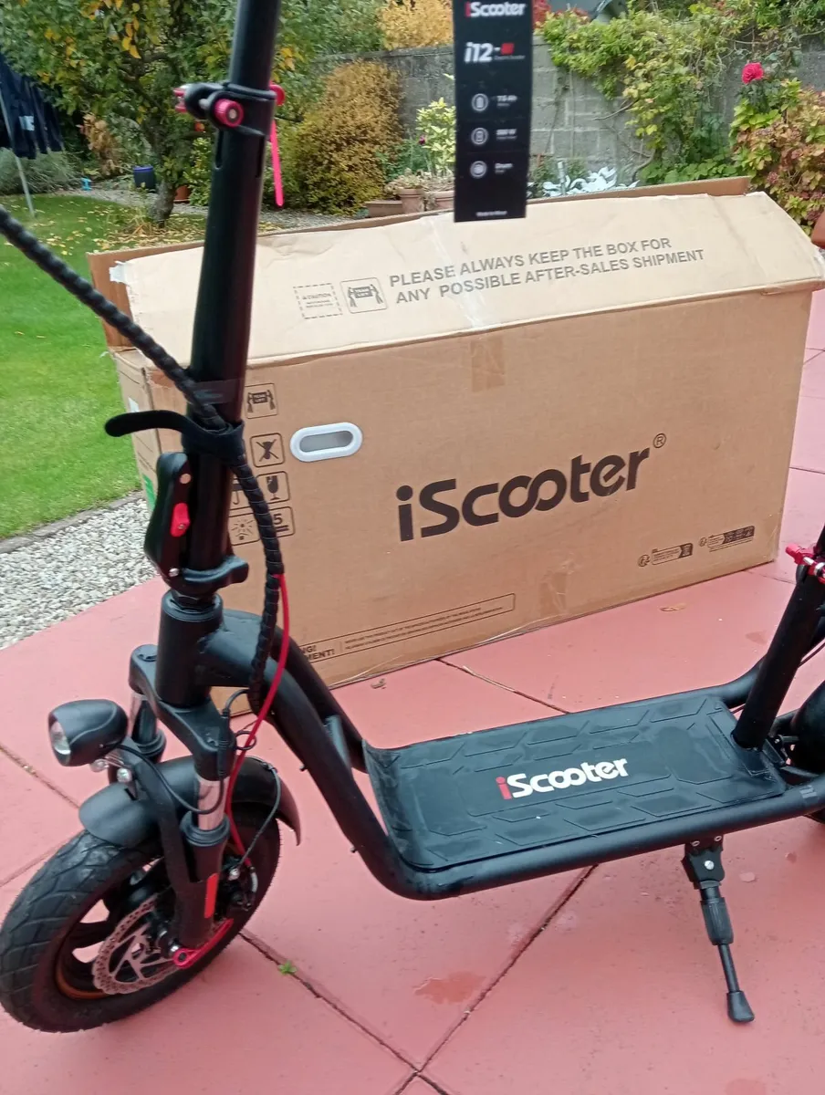 i12 electric scooter - Image 1
