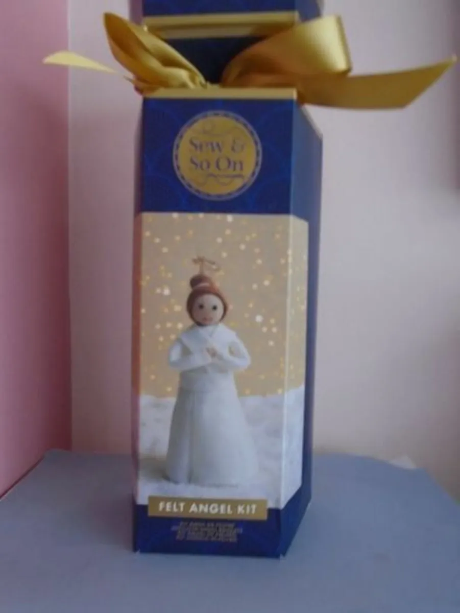 Felt angel craft kit, Craft supplies, Christmas - Image 1