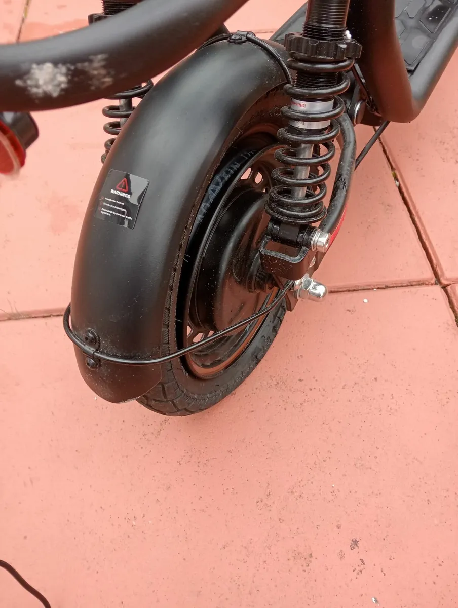 i12 electric scooter - Image 3