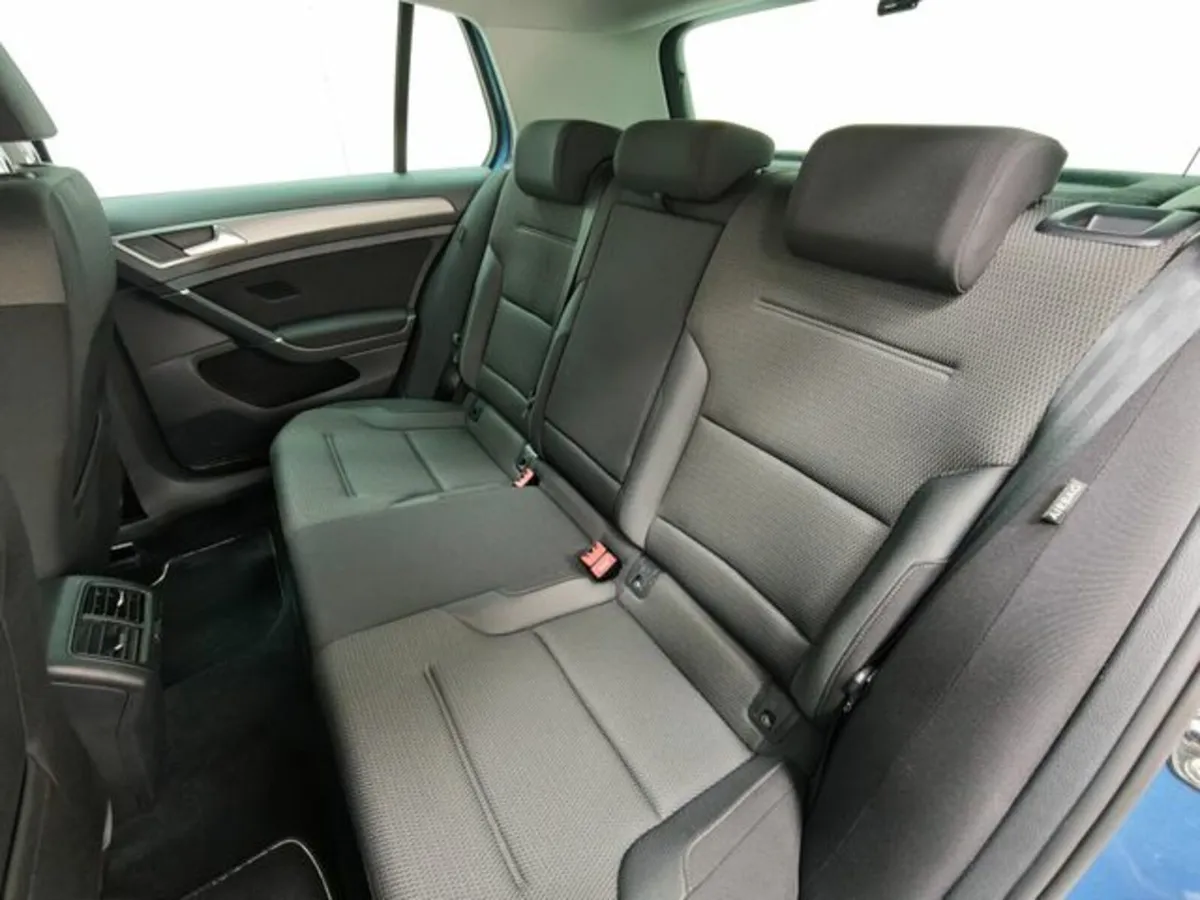 Volkswagen Golf 1.2 TSI BLUEMOTION Automatic, Reve - Image 4