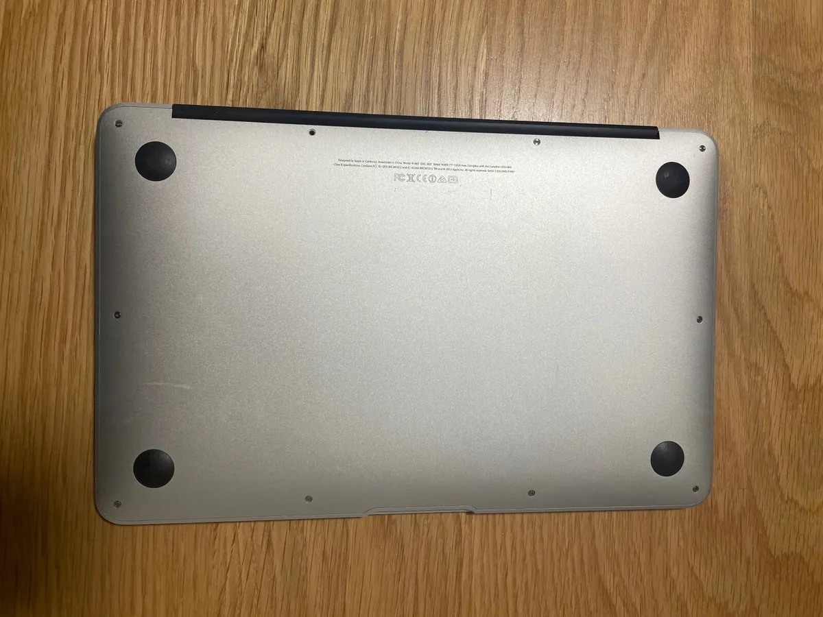 MacBook Air - Image 3