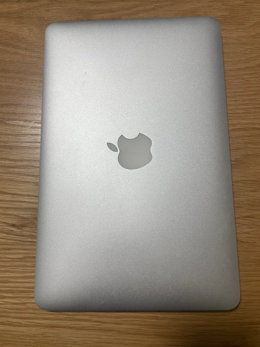 MacBook Air - Image 4