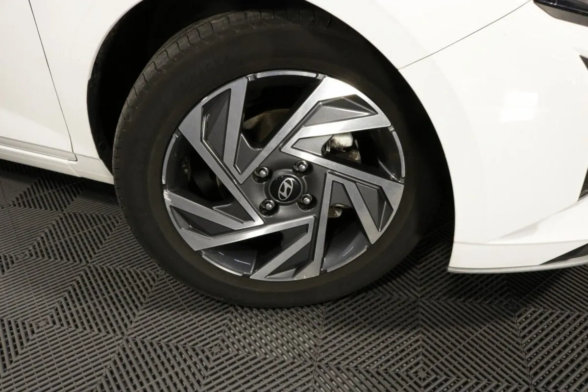 Hyundai i20 Deluxe Plus 1.2l Petrol Hatchback - Image 3