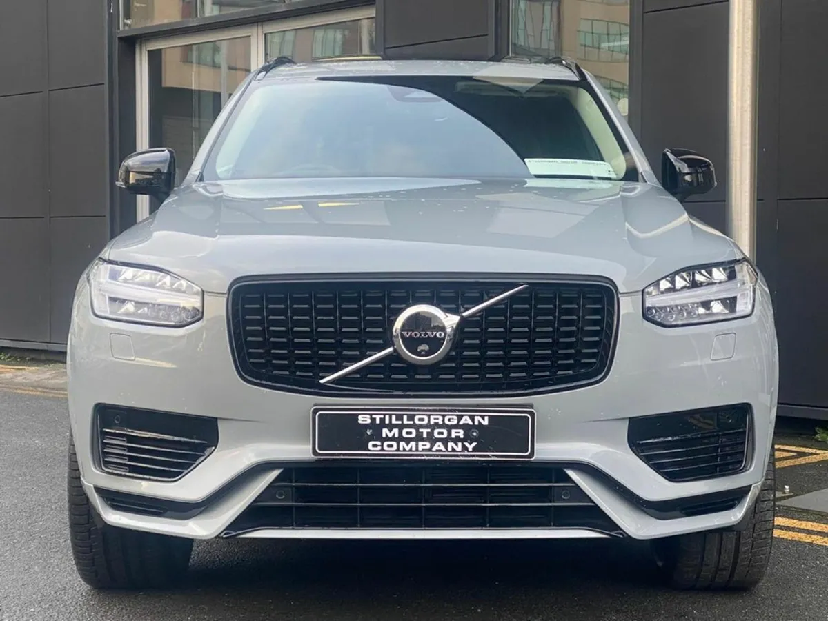 Volvo XC90 T8 Dark Plus Recharge AWD Auto (PHEV) - Image 2