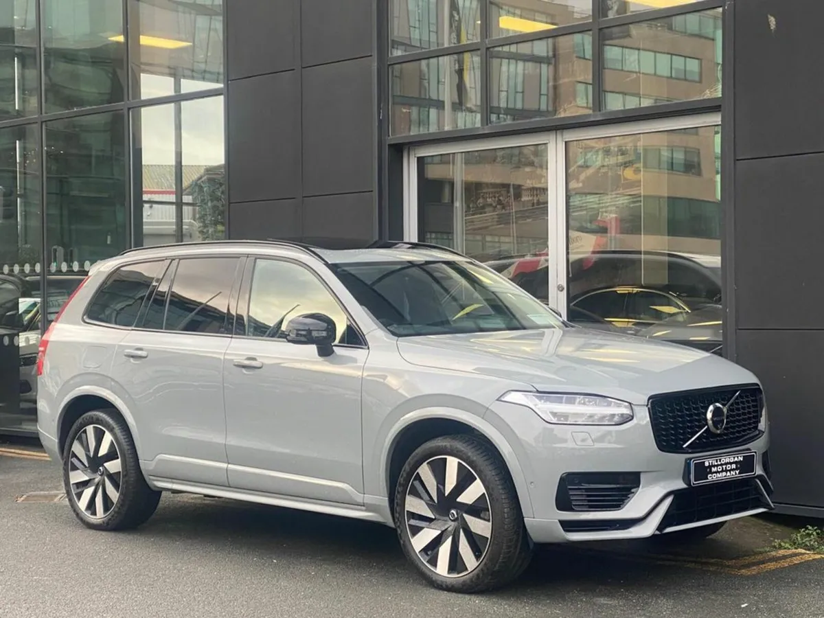 Volvo XC90 T8 Dark Plus Recharge AWD Auto (PHEV) - Image 3