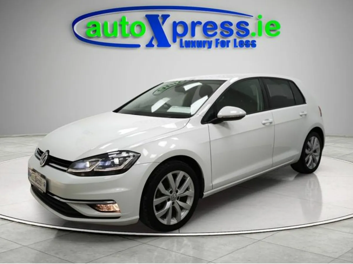 Volkswagen Golf 1.2 TSI Automatic, Reversing camer - Image 3