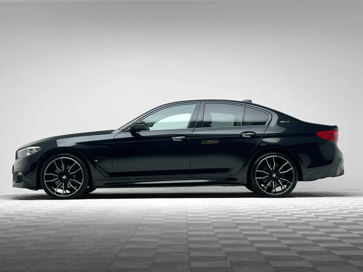 BMW 5-Series 530E M SPORT - Image 4