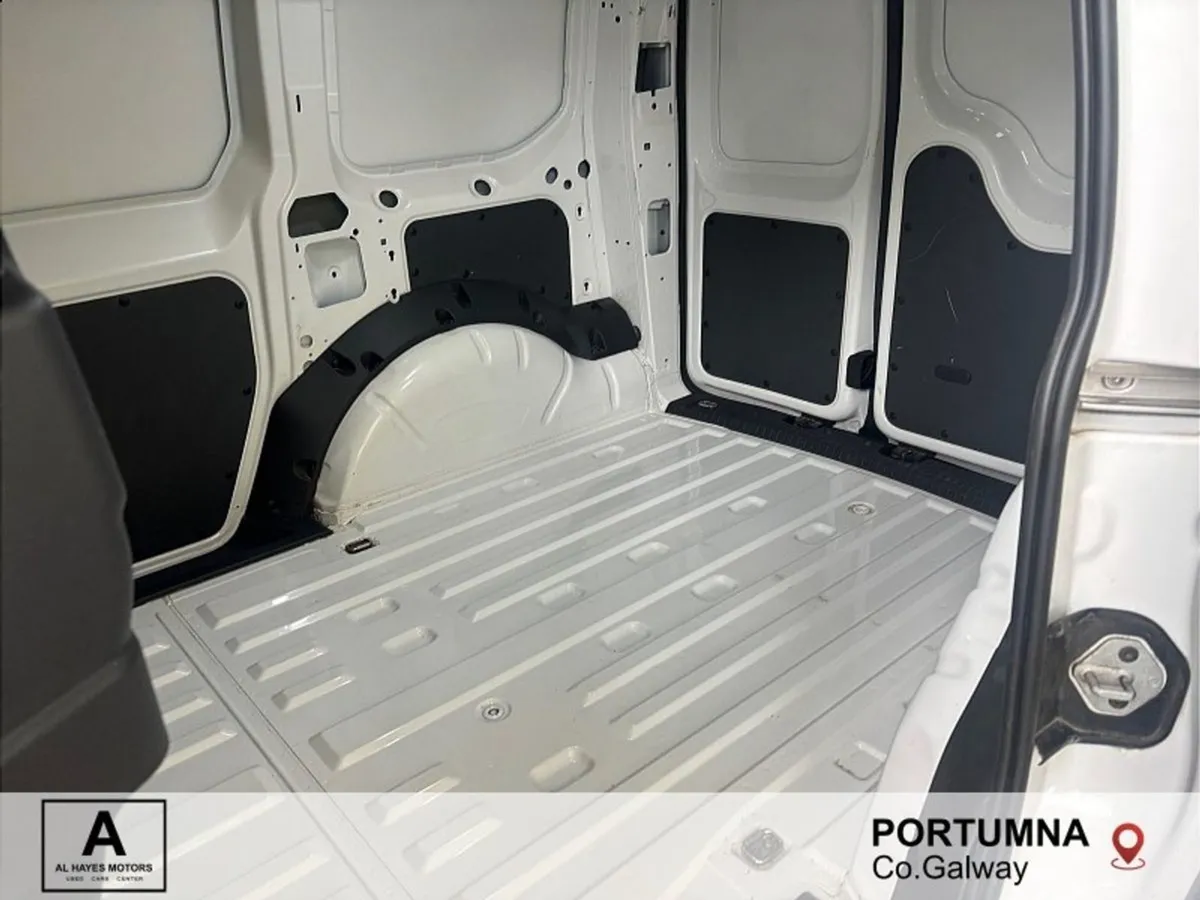 Volkswagen Caddy Cargo TDI - Image 4