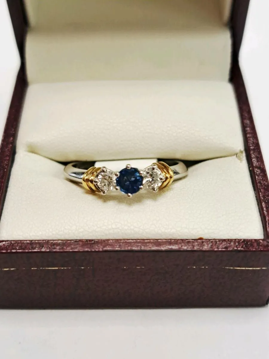 18K White Gold Diamond Ring 18CT - Image 1