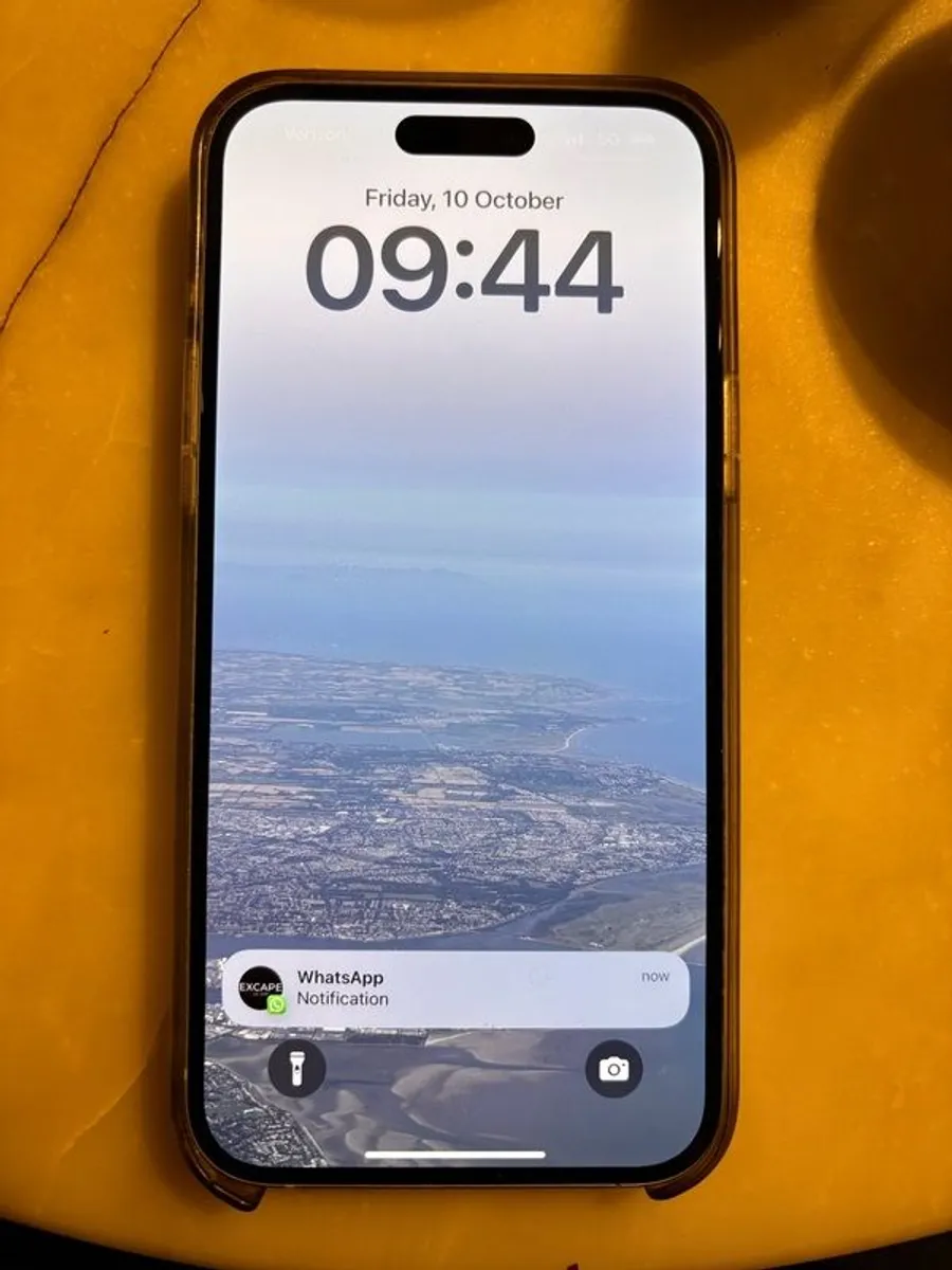 iPhone 15 Plus - Image 1