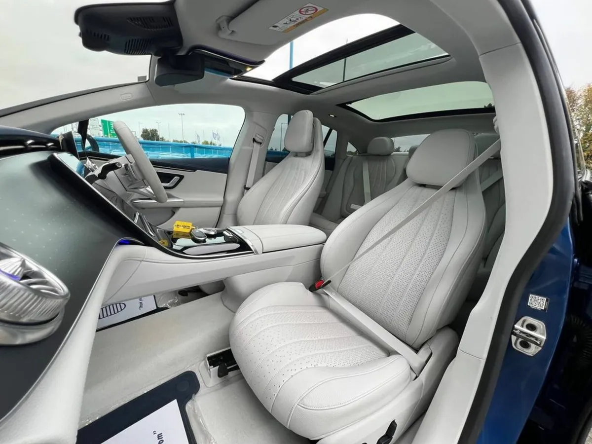 Mercedes-Benz EQE EQE300 AMG-LINE // OPENING PAN R - Image 2