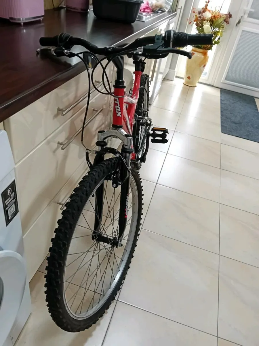 BOYS MOUNTAIN BIKE 26 INCH WHEELS - Image 4
