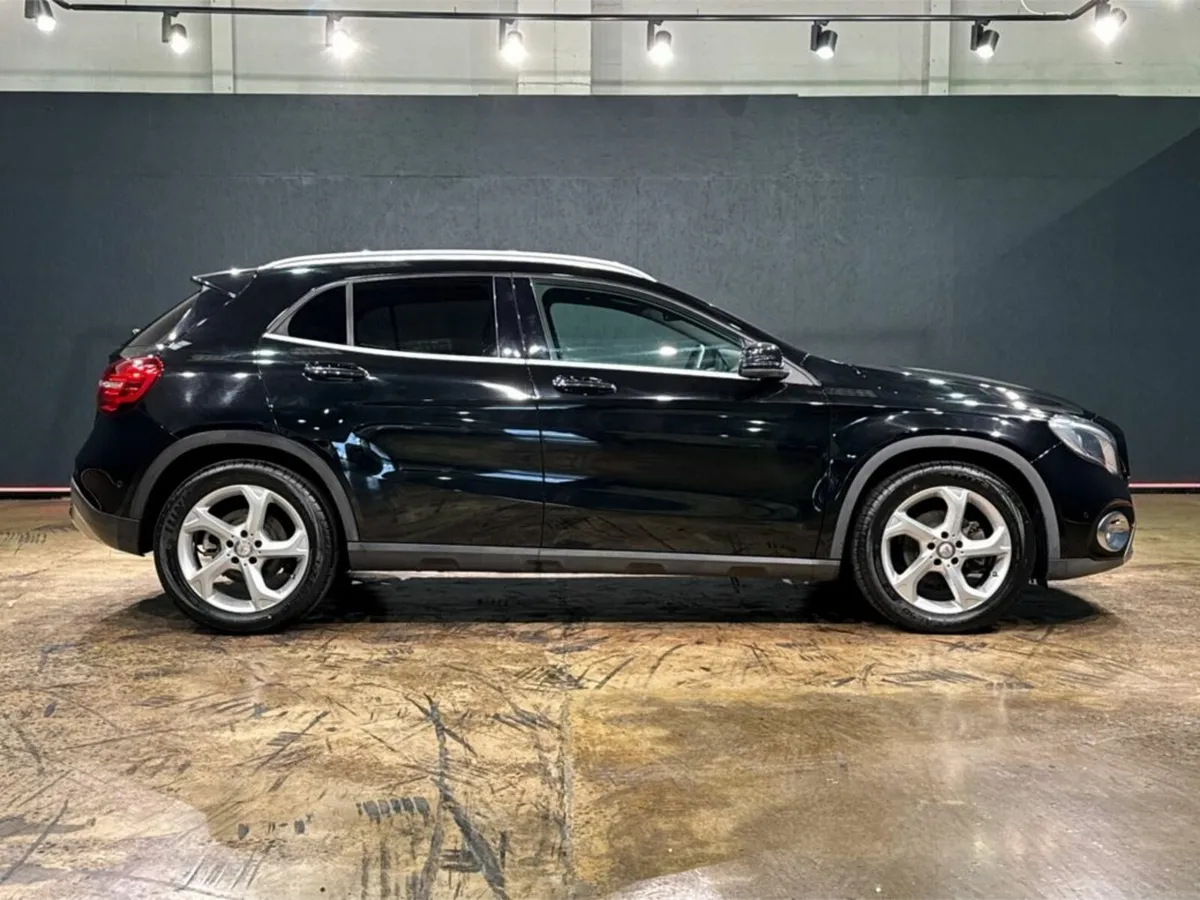 Mercedes-Benz GLA 1.6 PETROL AUTO - FULL LEATHER/H - Image 3