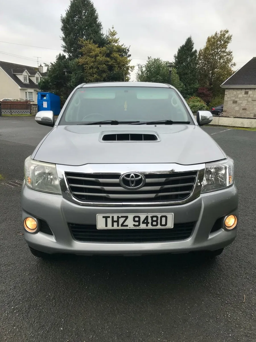 2016 Toyota hilux invincible - Image 1