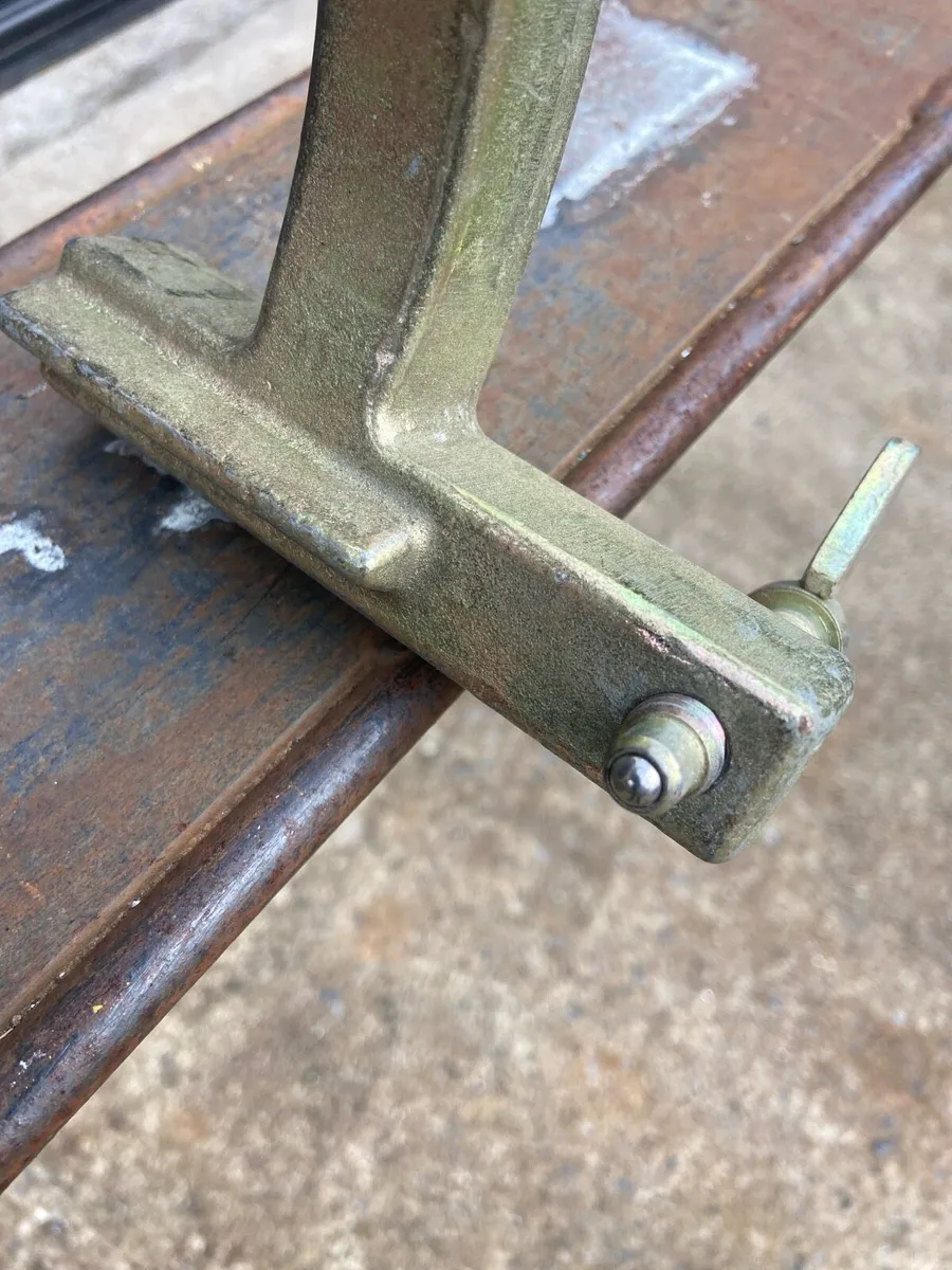 5 - 9 pipe clamp as new condition - Image 2