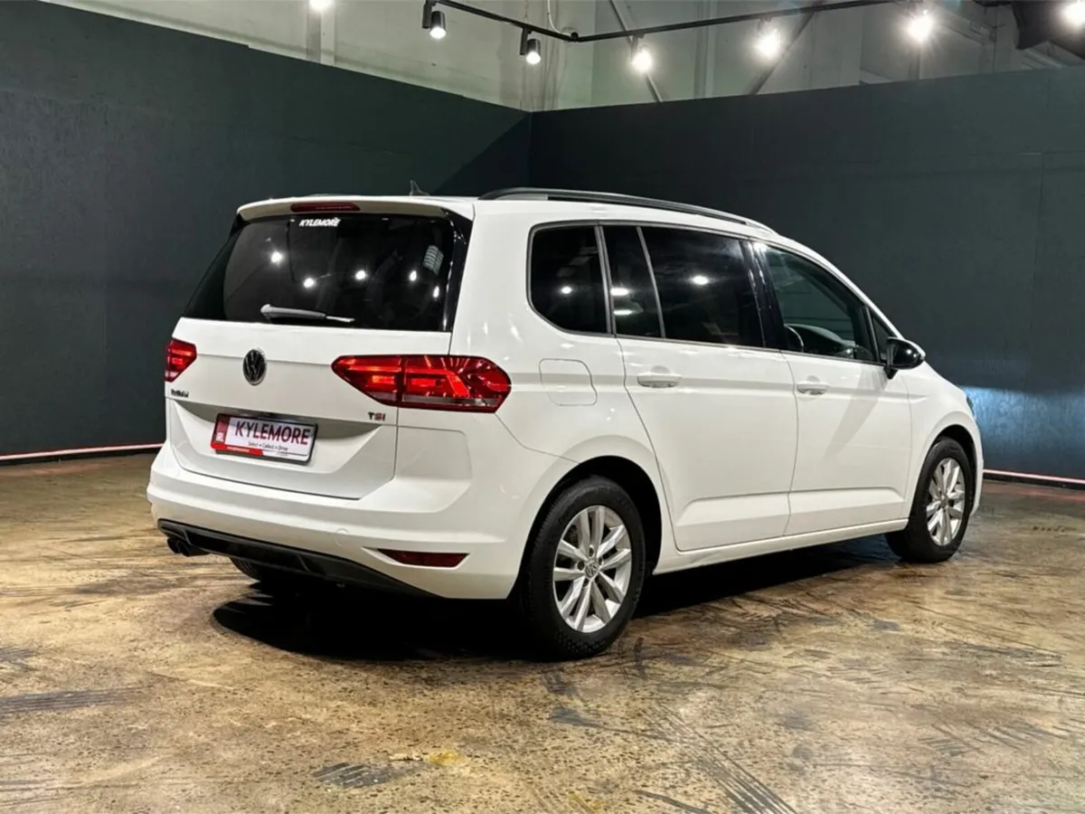 Volkswagen Touran 1.4 PETROL AUTO - 7 SEATER - REV - Image 4