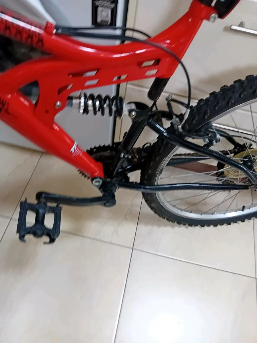 BOYS MOUNTAIN BIKE 26 INCH WHEELS - Image 3
