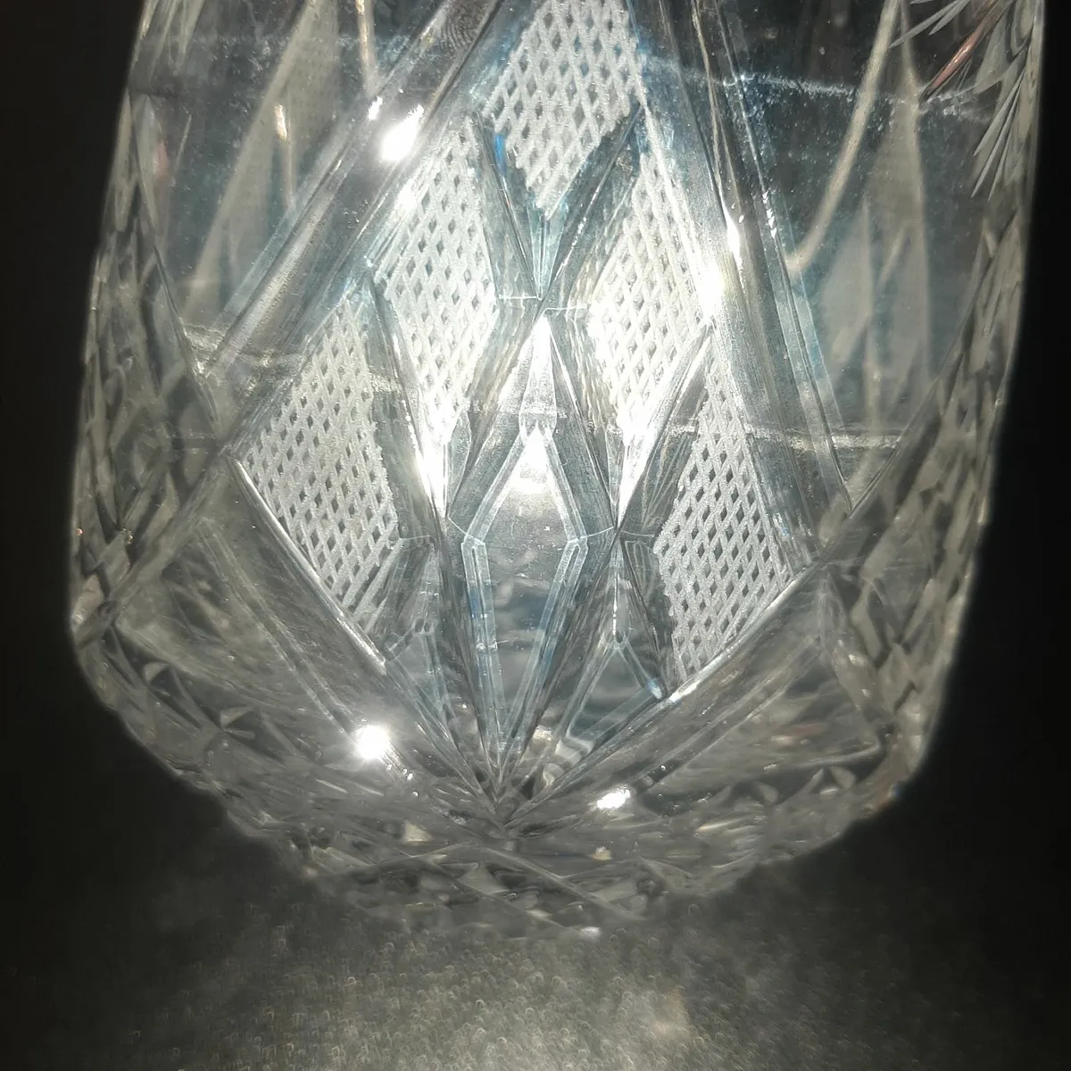 Belarusian cut glass vase 25+ yrs old - Image 2