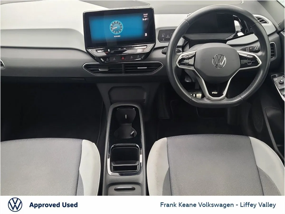 Volkswagen ID.3 58kwh Family 145HP  panoramic Gla - Image 2