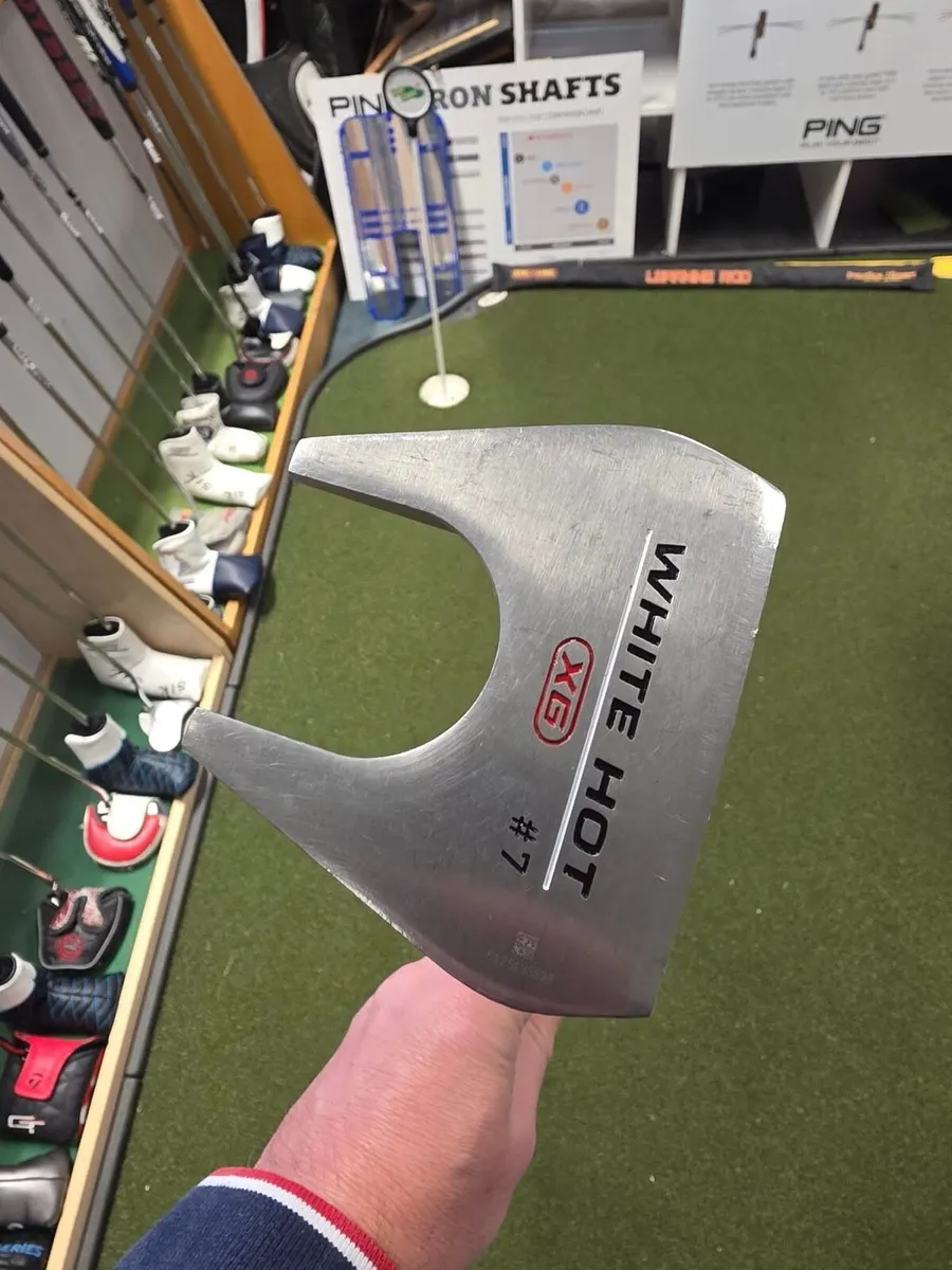 Odyssey White Hot XG 7 Putter - Image 1