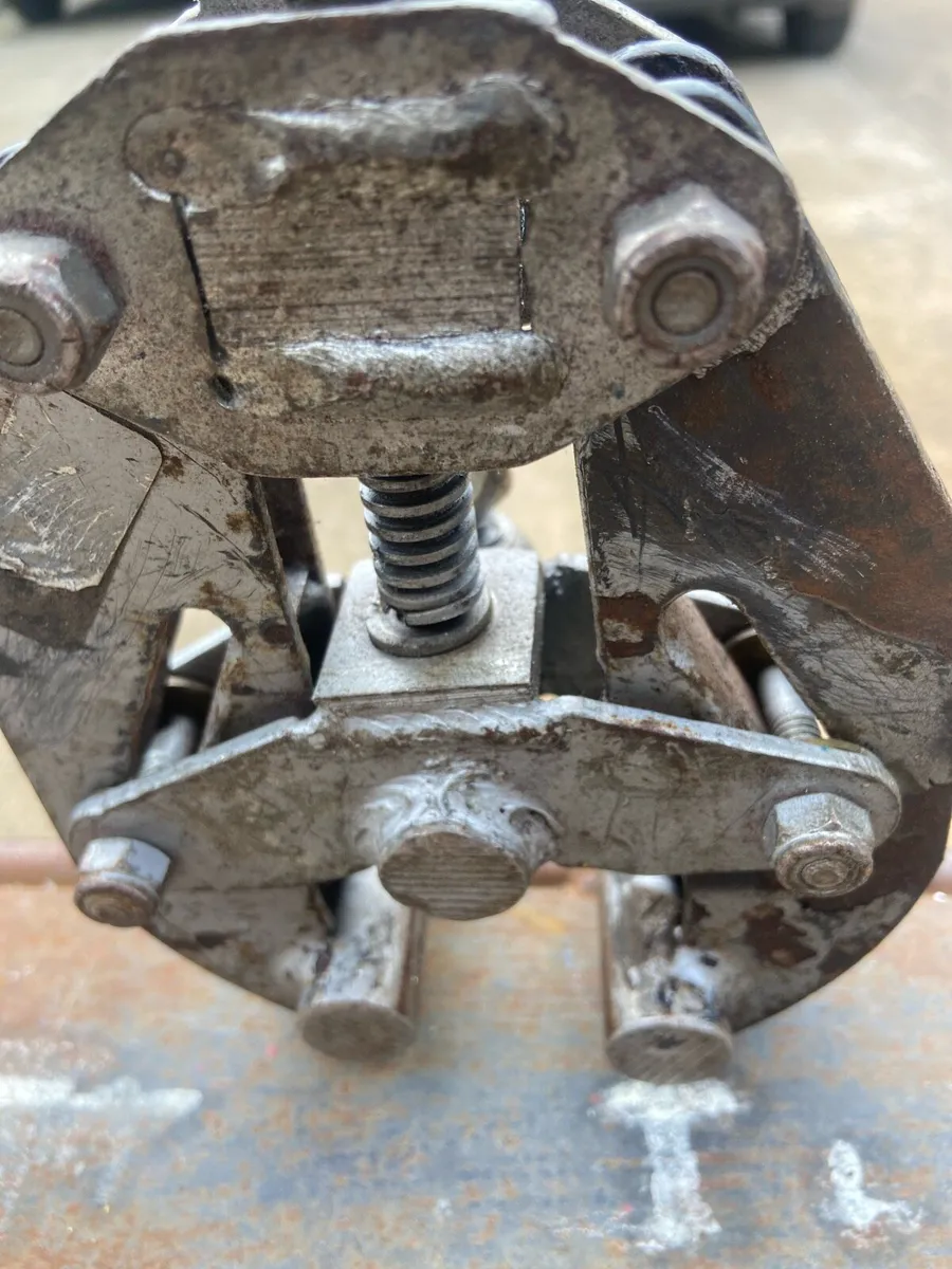 Pipe clamp 2 inch - Image 3