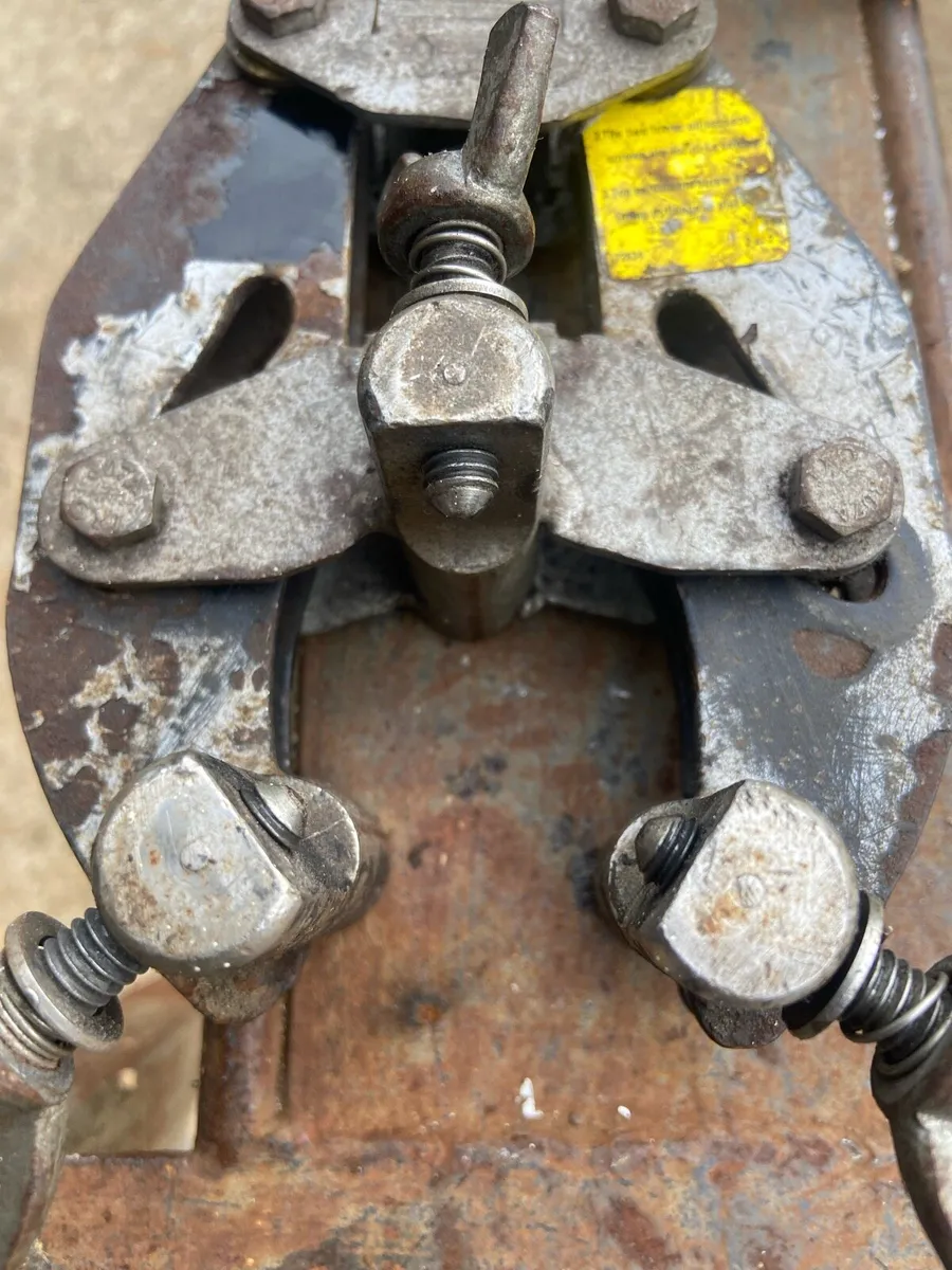 Pipe clamp 2 inch - Image 4