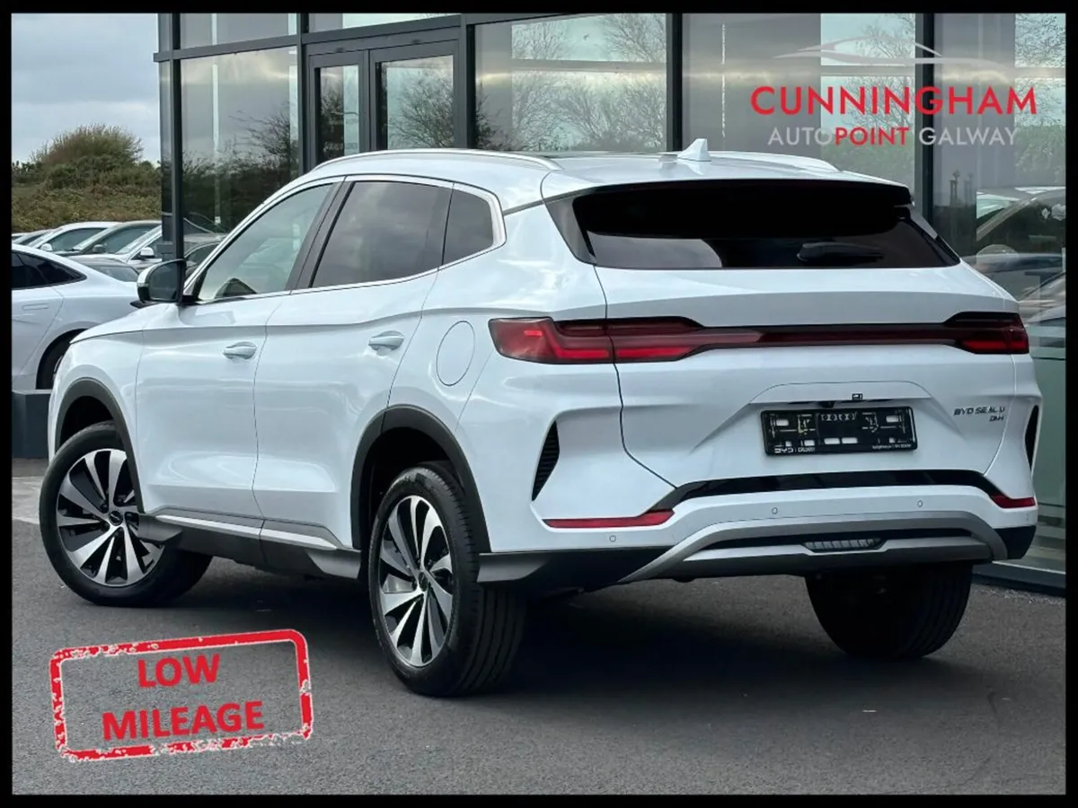 BYD SEAL U DM-i Boost 18.8kWh **80km EV Range** - Image 2