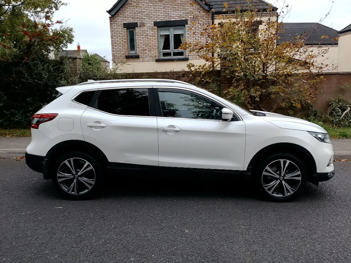 Nissan Qashqai 1.5 DCI N-connecta 5DR - Image 2