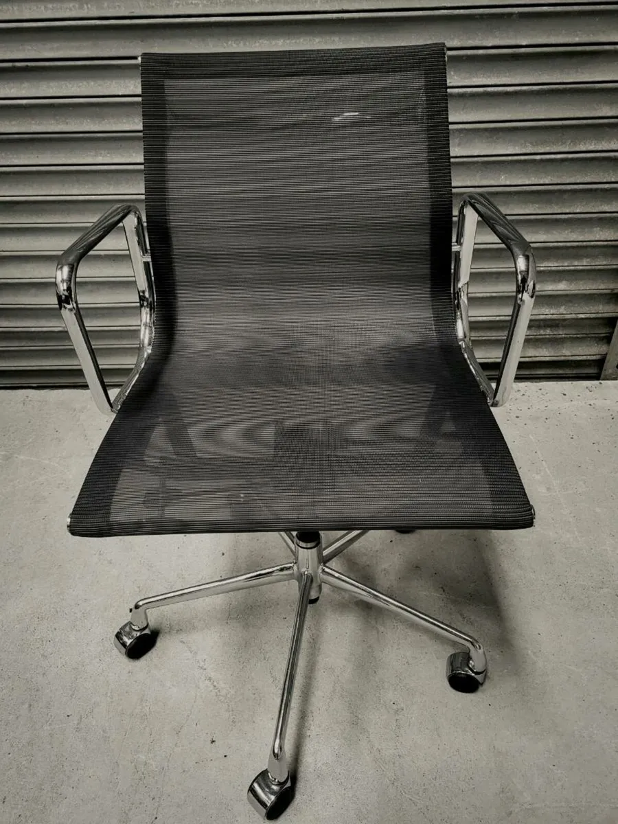 Excellent Quality Boardroom/Meeting Room Chairs - Image 4