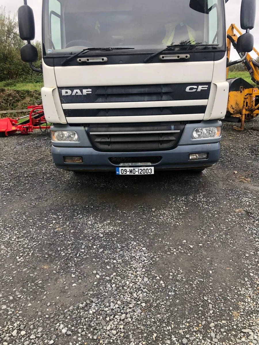 Daf cf 65 220 18 ton tipper - Image 1