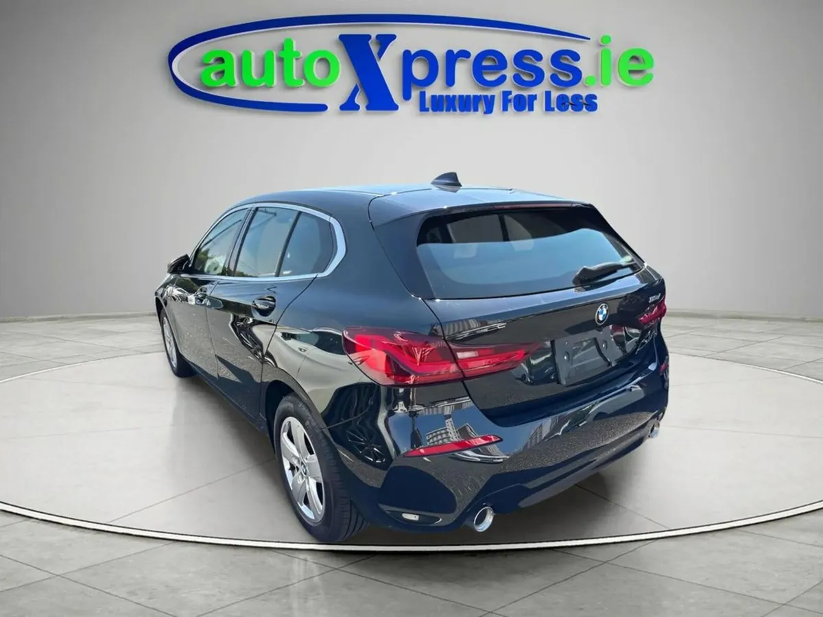 BMW 1-Series 118D PLAY Automatic - Image 3