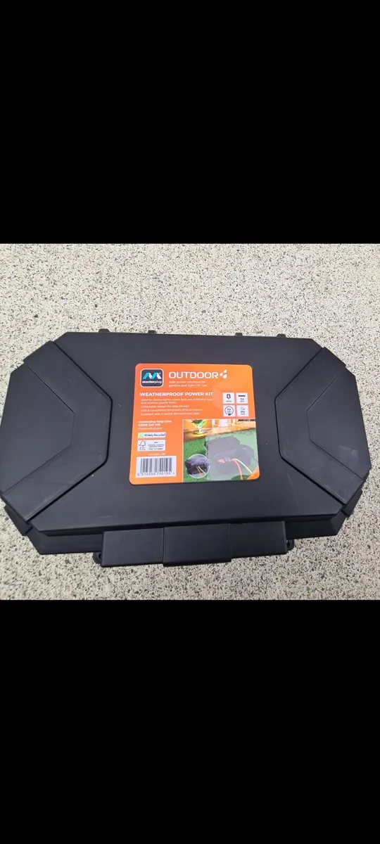 Weatherproof box with 8m extension - Image 1