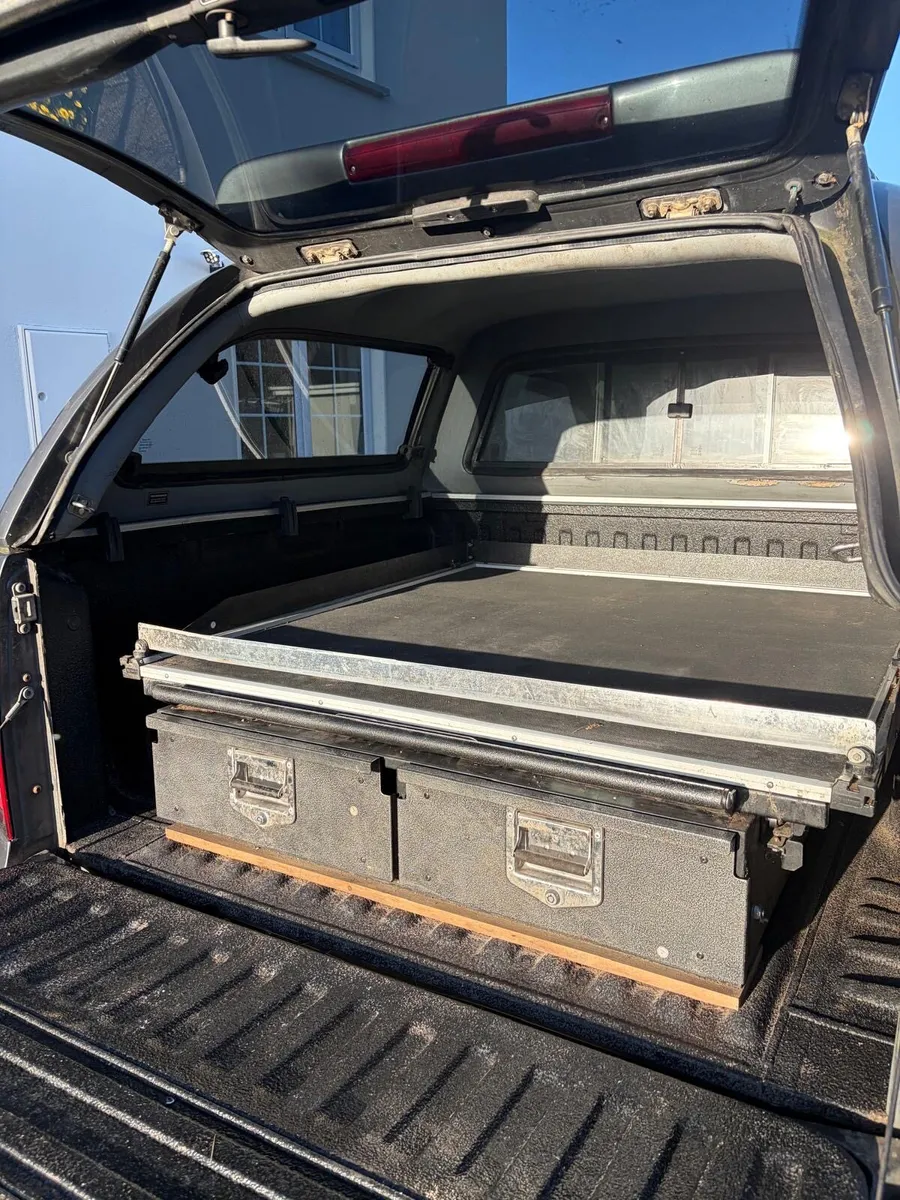 Drawer system for crewcab - Image 1