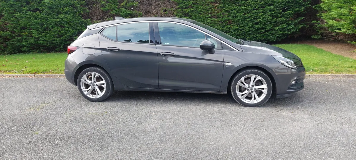 Opel Astra 2016 - Image 1