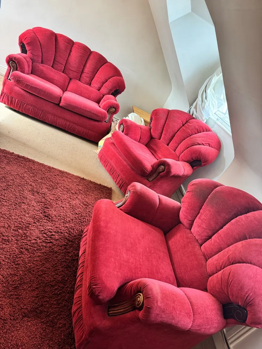 2 seater sofa and two armchairs - Image 1