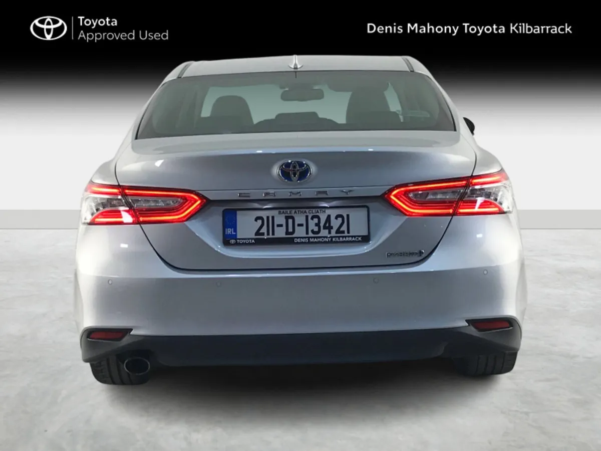 Toyota Camry Platinum Hybrid - Image 4