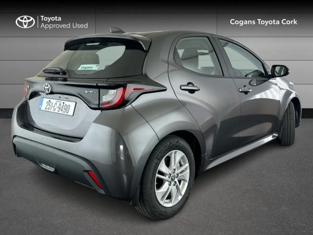 Toyota Yaris 1.5 - Image 2