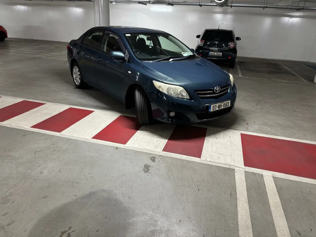 Toyota Corolla very low km - Image 1