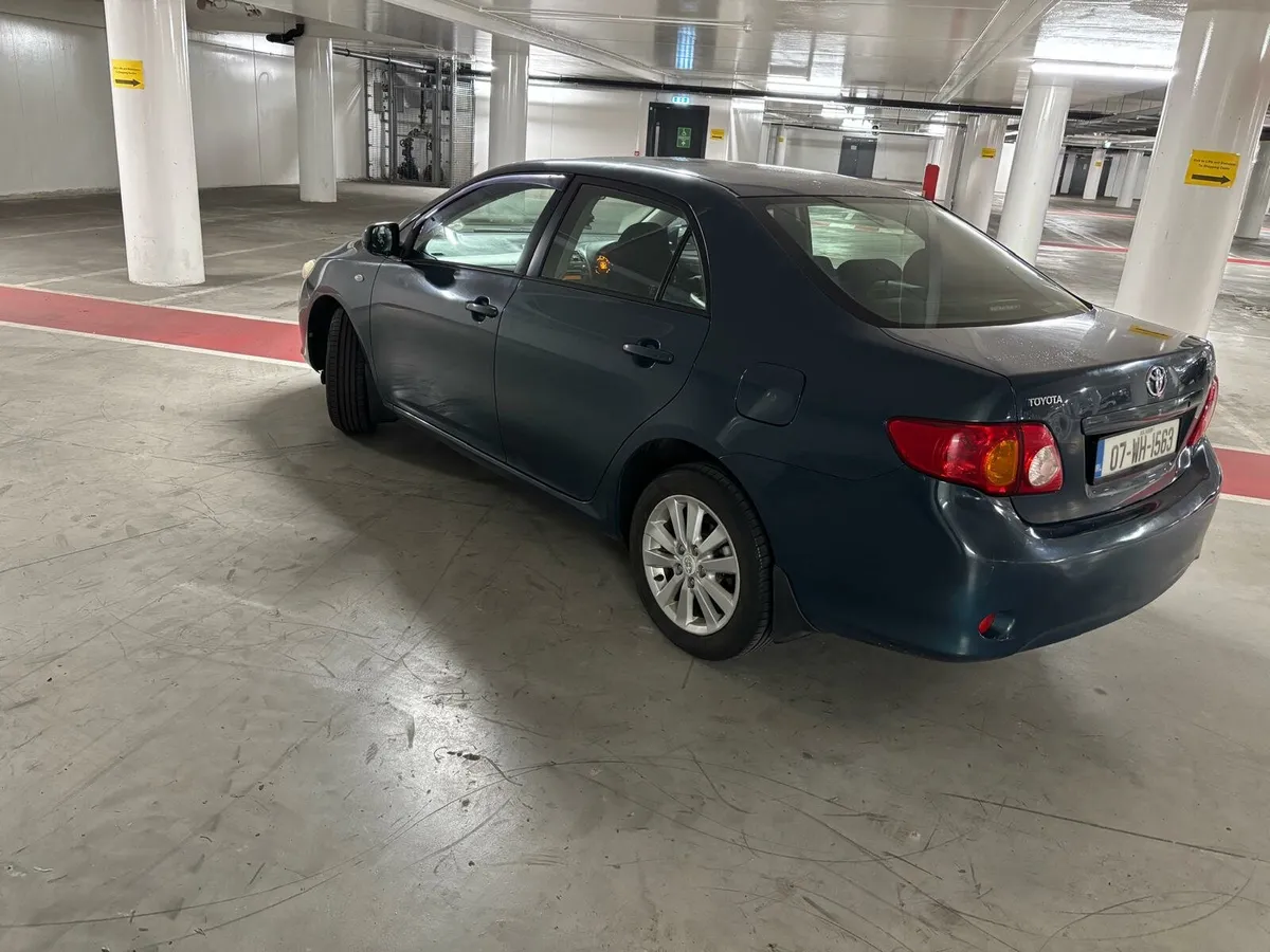 Toyota Corolla very low km - Image 3