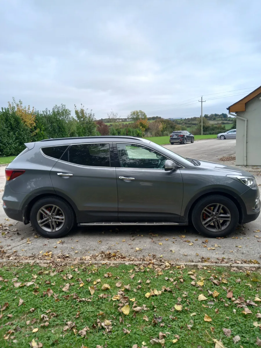 2017 Hyundai Santa Fe 2.2 Diesel - Image 4