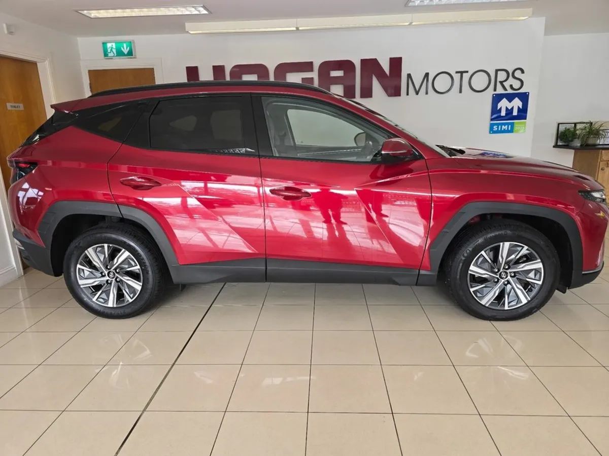 Hyundai Tucson Executive Hybrid HEV Automatic - Image 3