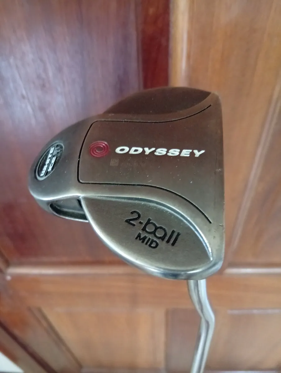 Odyssey 2 Ball 43 Inch Belly Putter Immaculate - Image 1