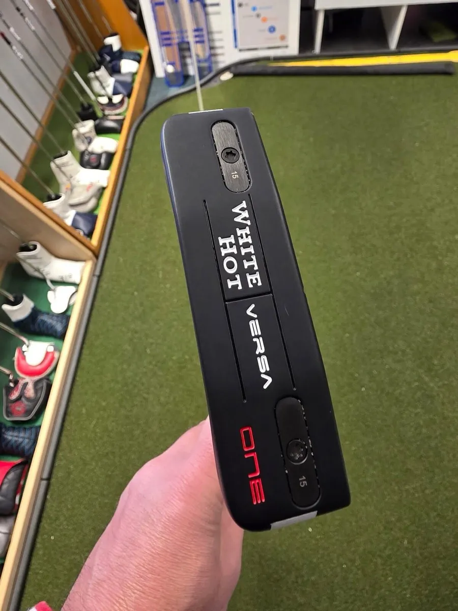 Like New Odyssey White Hot Versa Putter - Image 1